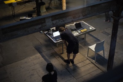 18:44